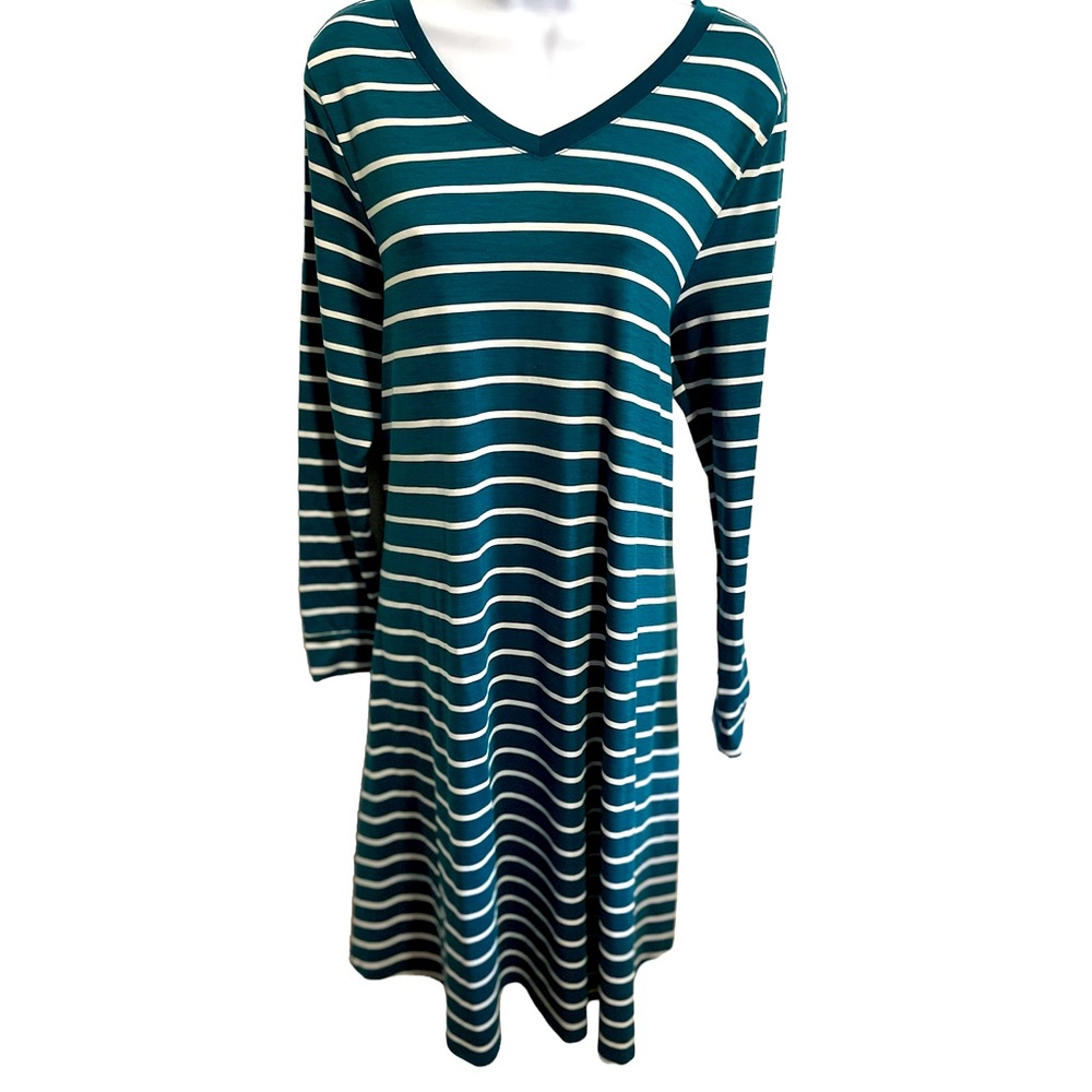 🛑SOLD🛑 LuLaRoe V/Neck T-Shirt Dress - Size XL
